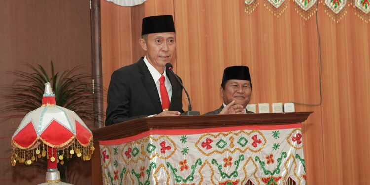 Iskandar Janji Dukung Visi Pemerintahan Provinsi dan Pusat dalam Pidato Perdananya di Paripurna.