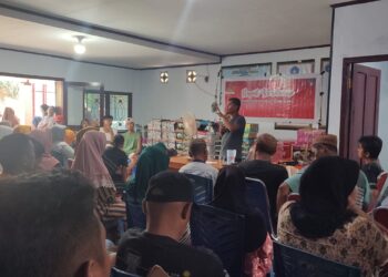 Gerak Cepat Pemdes Momalia I: Bagikan Herbisida Kepada Para Petani, Wujudkan Ketahanan Pangan