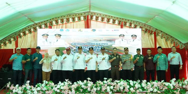 Pemkab Bolsel Dampingi Wagub Victor Dalam Acara Groundbreaking DAK PPKT Tahun 2025 di Pinolosian Timur