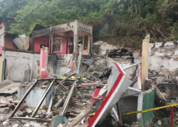 Kebakaran Hebat Hanguskan Rumah dan Kios Sembako di Desa Luwoo, Kerugian Capai Ratusan Juta