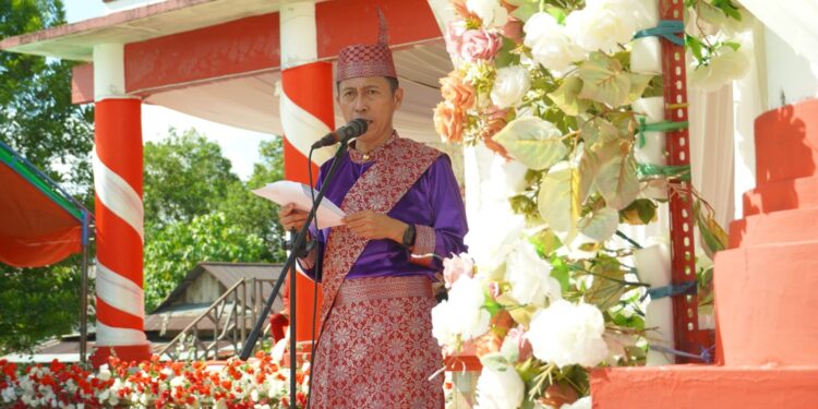 Gelar Upacara Peringatan HUT Ke-17 Kabupaten Bolsel, Bupati Iskandar Ajak Masyarakat Mengenang Jasa Para Tokoh Pendahulu 