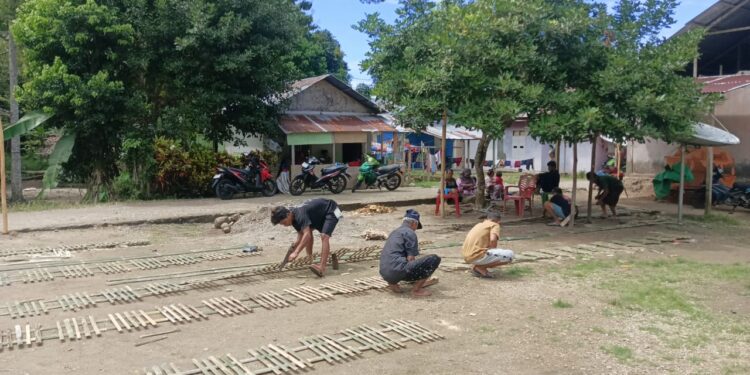 Masyarakat Meyambanga Timur Gotong Royong Menata Lingkungan, Sambut Perayaan Ke-80 RI