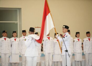 Wabup Deddy Puji Tiga Perwakilan Bolsel di Pengukuhan Paskibraka Sulut