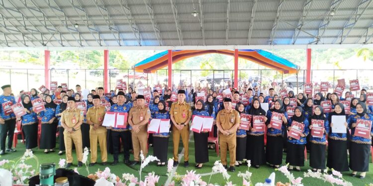Pemkab Bolsel Resmi Melantik 74 PPPK Tahap II Formasi Teknis, Guru dan Kesehatan, Tahun Anggaran 2024